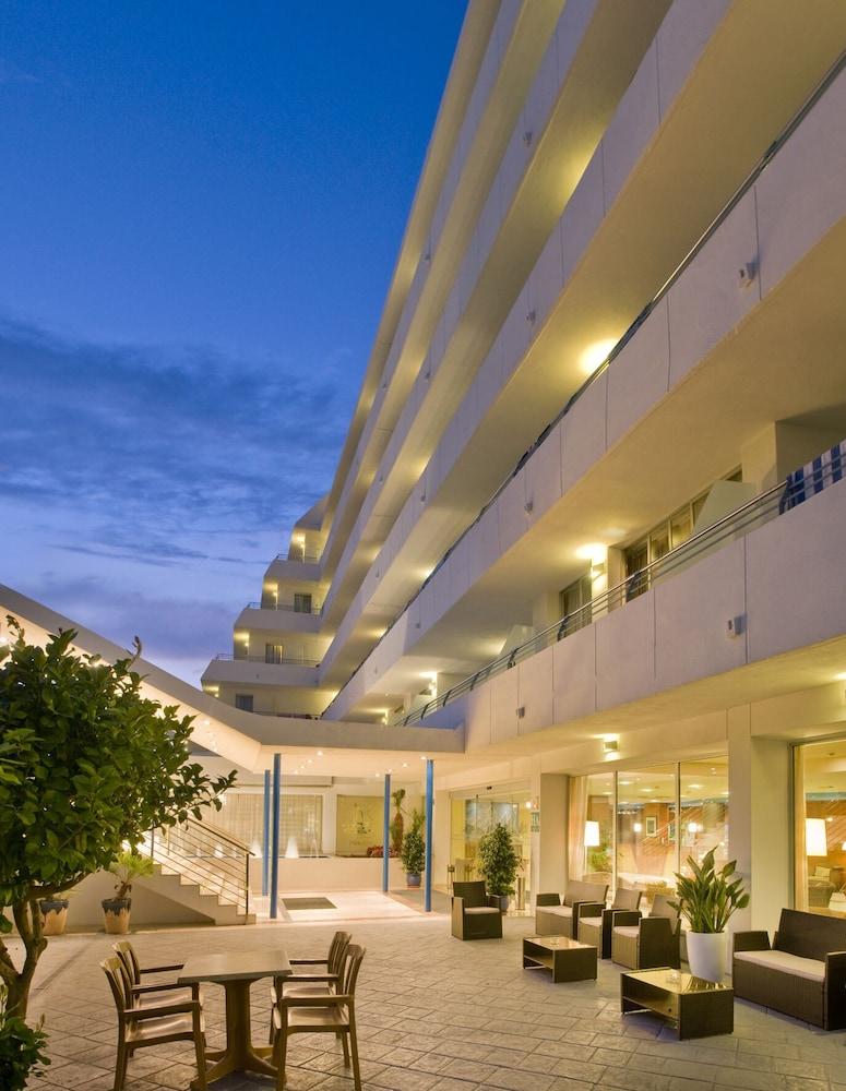 فندق سانتا سوزانافي  فندق مونتيمار ماريتيم المظهر الخارجي الصورة